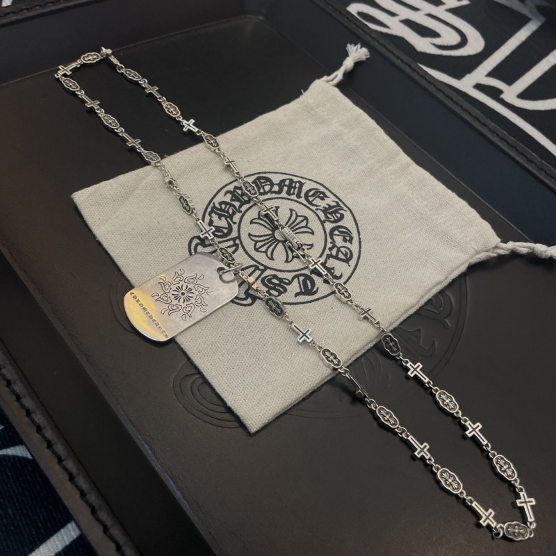 Ch*0me He**ts necklaces